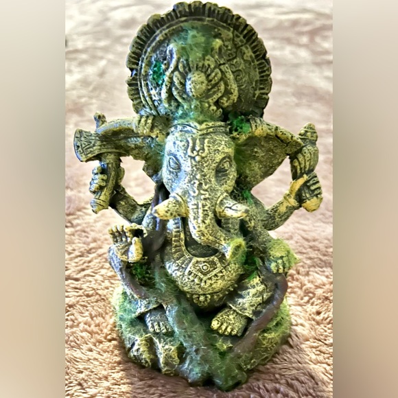 Zen Hindu worship elephant! Handmade from a stone-plastic. Perfect home accent! - Picture 4 of 4